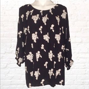 New Chelsea & Theodore 
Embroidery lace T…